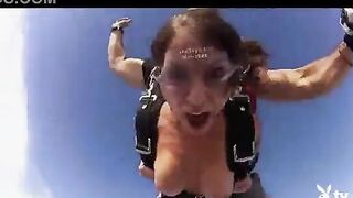 Nude Hot Girls Skydiving!