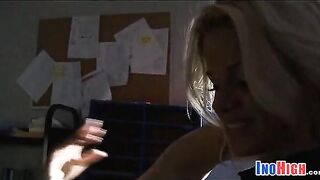 Amateur Schoolgirl pussy 12 3 81