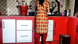 nokrani ko nehlane ke bad chod diya hot indian maid fucking after bathing 8.4
