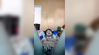 Indonesian Babe Masturbate in Her Room