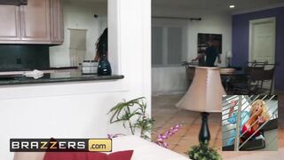 (Katana Kombat) bounces her bubble butt on Johnys big dick - Brazzers