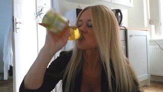 GERMAN MILF KIM PISSING FOR THE FIRST TIME! Skinny huge tits