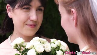 Australian bride tongued