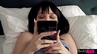 "Is This Your Dick?" Step Sis Fucked After Finding Step Bro's Dick Pic S13:E6