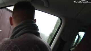 So fickt deine kleine Schwester mit fremden !