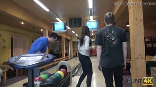 HUNT4K. Cutie makes love with stranger to earn cash for...