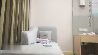 Asian amateur with fine skin and tender meat, very sensitive constitution, continuous orgasm