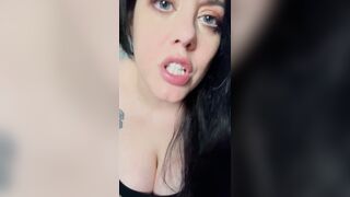 Mommy queefing in your face