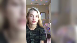 Periscope biondina con la mutandina2