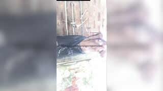 Desi aunty outdoor bathing sinhala kella