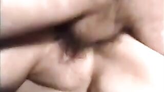 Fist et sodomie avec une vieille libertine poilue