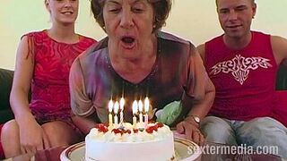 Couple has sex with a mature granny